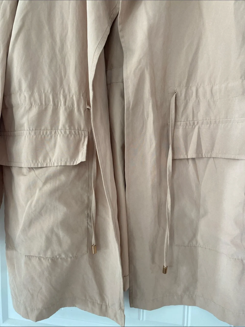 Love Tree Neutral Beige Lightweight Trench with Drawstring Waist size Large - Picture 5 of 9